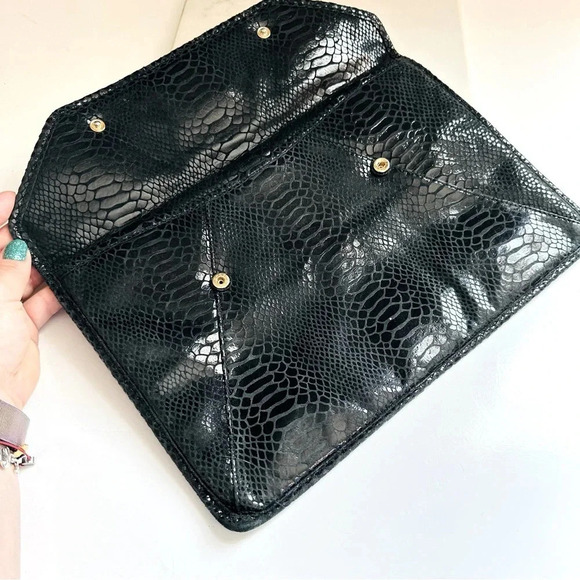 Micheal Kors Clutch/Ipad/Laptop Sleeve - Picture 6 of 8